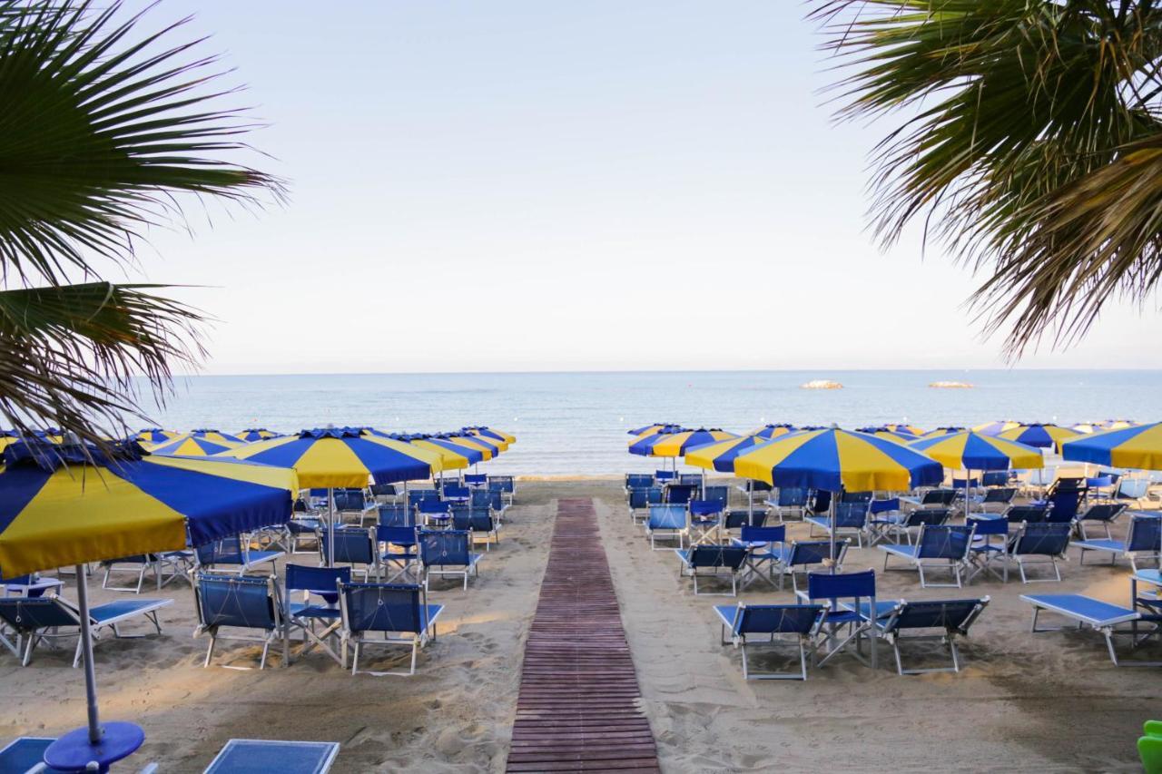 Hotel Giardino Follonica Buitenkant foto