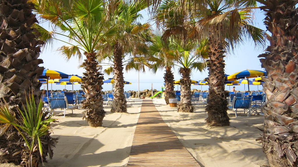 Hotel Giardino Follonica Buitenkant foto