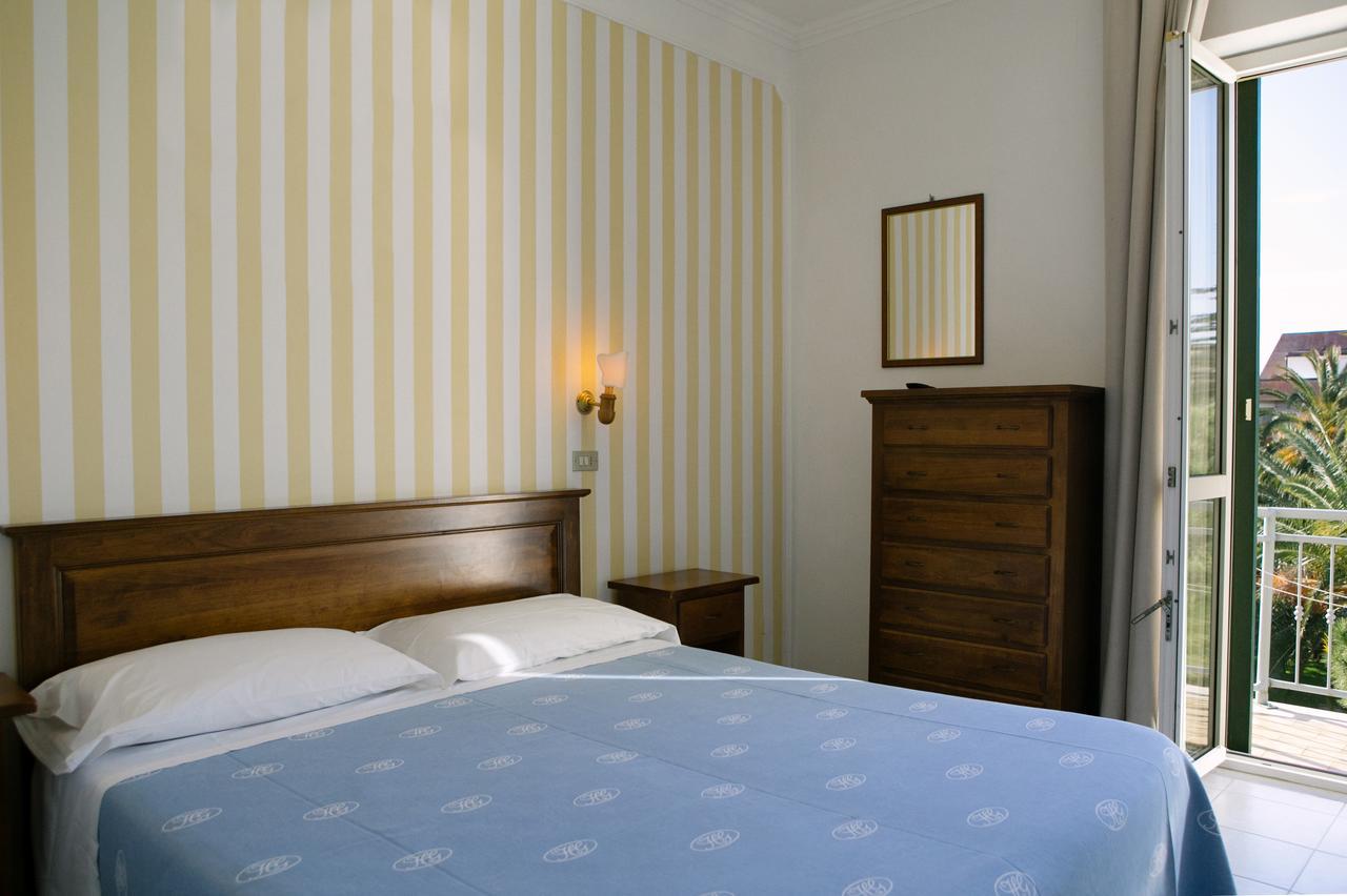 Hotel Giardino Follonica Buitenkant foto
